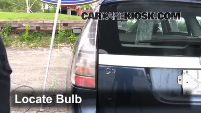2008 Saab 9-3 2.0T 2.0L 4 Cyl. Turbo Wagon (4 Door) Luces Luz de reversa (reemplazar foco)